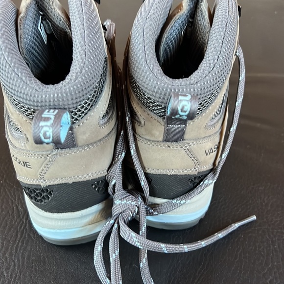 Vasque hiking boots - Picture 4 of 5